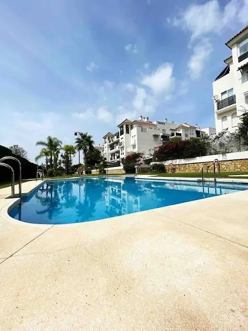 2Br, 1Bth Flat Near Puerto Banus Lägenhet Marbella